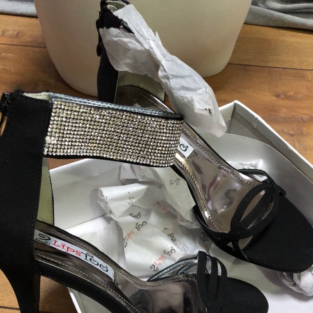 2 Lips Too Enlight elegant pumps size 7.5